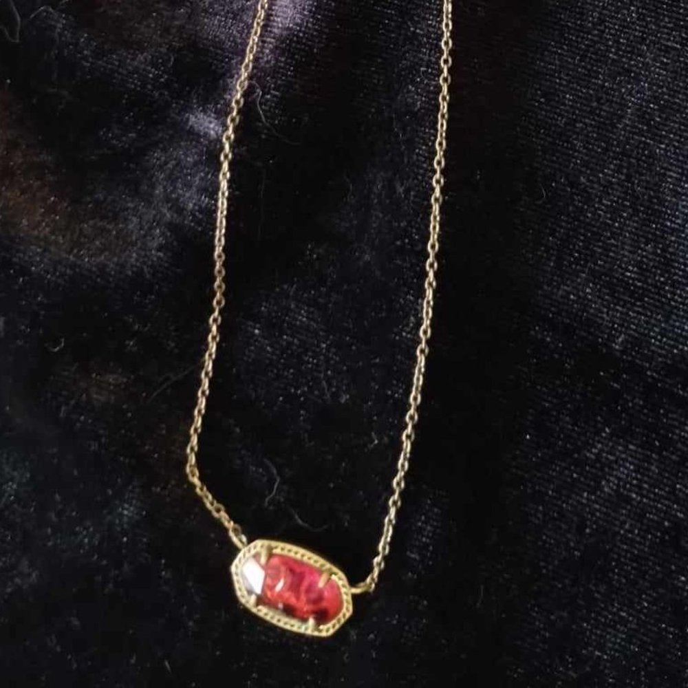 Kendra Scott Elisa Pendant Necklace Berry stone Vintage Gold